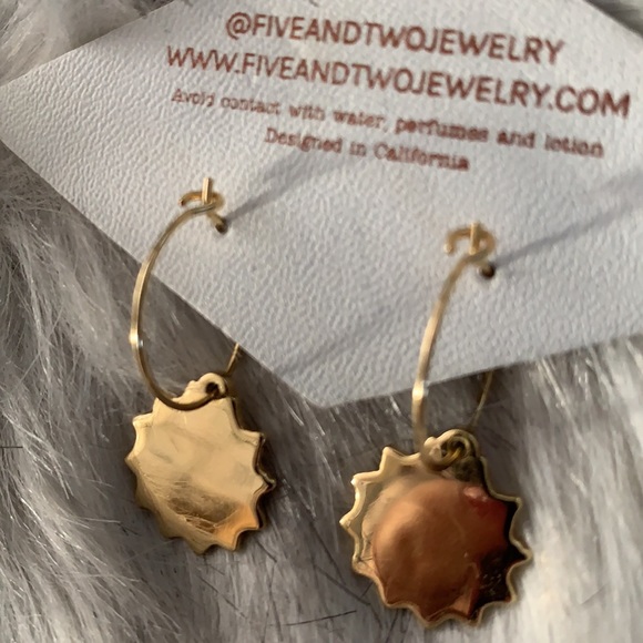 FIVE AND TWO HOOPS - Picture 3 of 3